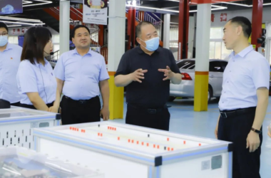 省全民技能振興工程建設(shè)項(xiàng)目專(zhuān)家組蒞臨我校
