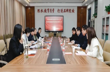 省職業(yè)教育教學(xué)基本文件落實(shí)情況抽查組蒞臨我校檢查指導(dǎo)工作