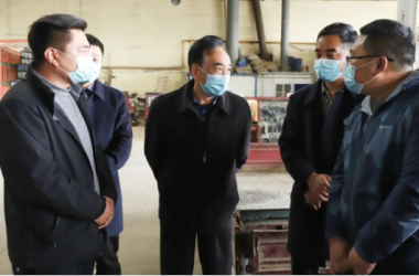 我院黨支部書記徐凱帶領(lǐng)學校疫情防控檢查組檢查師生餐廳食品安全情況