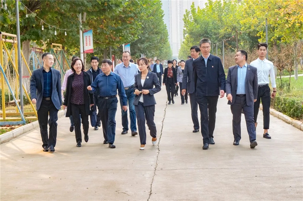 民建河南省委  河南中華職教社聯(lián)合調(diào)研組蒞臨我校調(diào)研指導(dǎo)工作