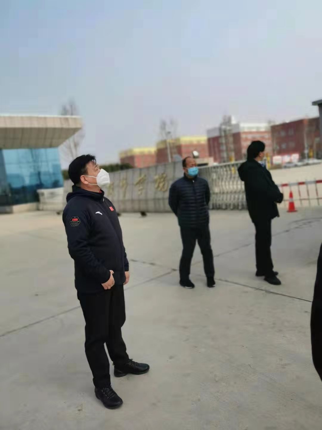 周口市教體局領(lǐng)導(dǎo)丁建清、余衛(wèi)國等來我院檢查指導(dǎo)疫情防控工作